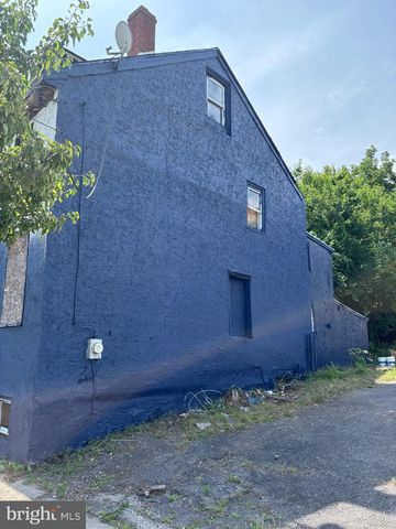 1706 W 2ND ST, Chester, PA 19013