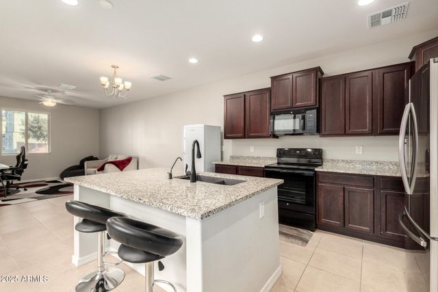 2548 S BETTY Street, Gilbert, AZ 85295