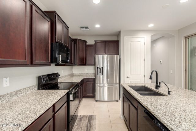 2548 S BETTY Street, Gilbert, AZ 85295