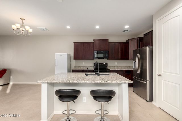 2548 S BETTY Street, Gilbert, AZ 85295