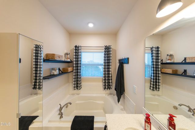 2126 Whitesmith Drive, Apex, NC 27502