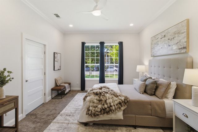 612 W 8th Street, Dallas, TX 75208