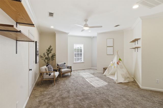 612 W 8th Street, Dallas, TX 75208