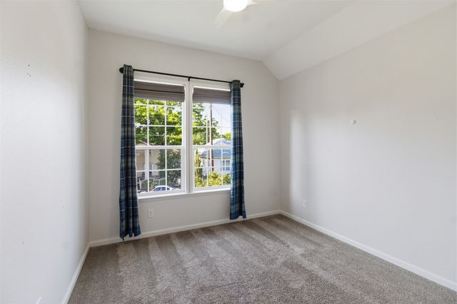 612 W 8th Street, Dallas, TX 75208