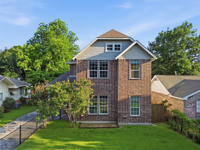 612 W 8th Street, Dallas, TX 75208