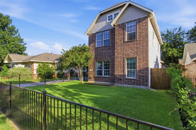 612 W 8th Street, Dallas, TX 75208