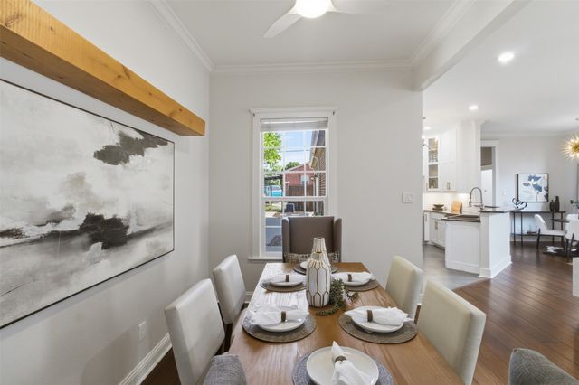 612 W 8th Street, Dallas, TX 75208
