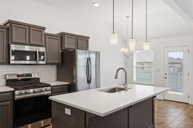 1108 Blackjack Creek Drive, Yukon, OK 73099