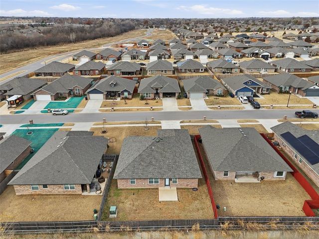 1108 Blackjack Creek Drive, Yukon, OK 73099