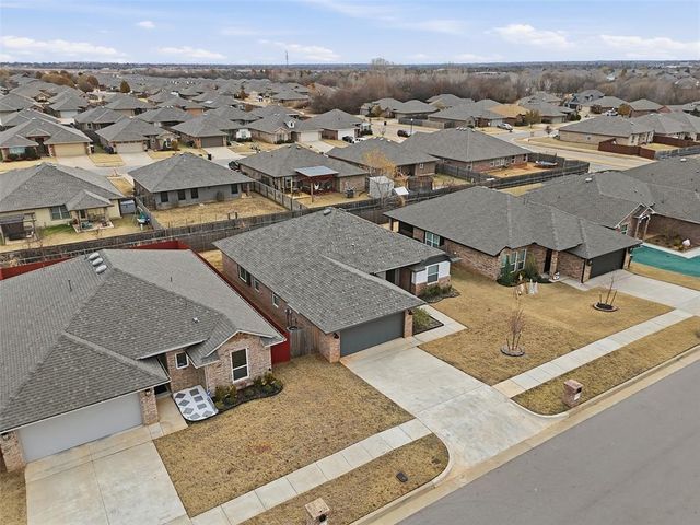 1108 Blackjack Creek Drive, Yukon, OK 73099