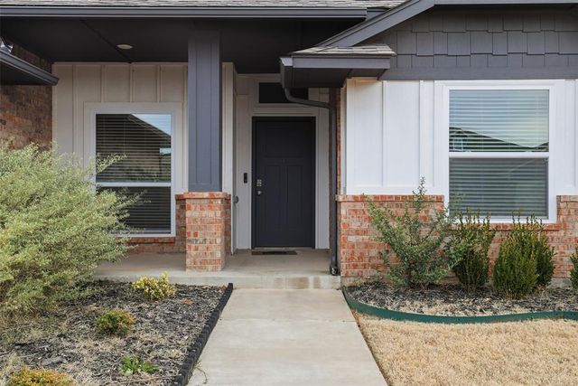 1108 Blackjack Creek Drive, Yukon, OK 73099