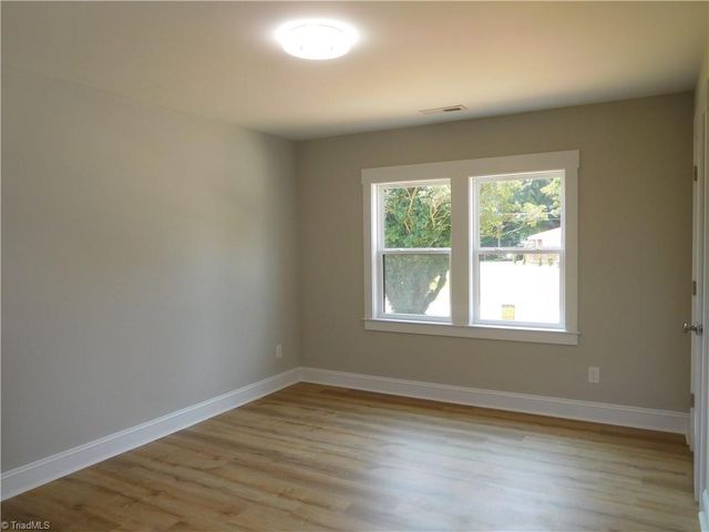 531 Old Hollow Road, Winston-salem, NC 27105
