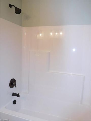531 Old Hollow Road, Winston-salem, NC 27105