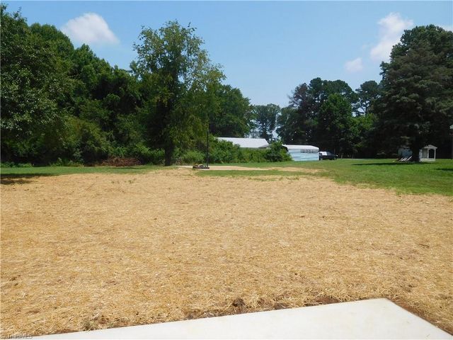 531 Old Hollow Road, Winston-salem, NC 27105