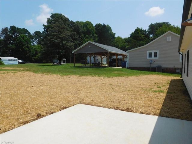 531 Old Hollow Road, Winston-salem, NC 27105