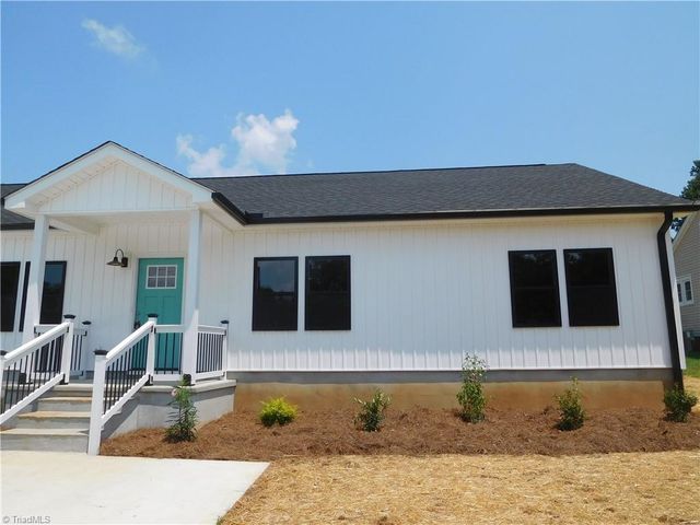 531 Old Hollow Road, Winston-salem, NC 27105