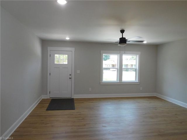 531 Old Hollow Road, Winston-salem, NC 27105