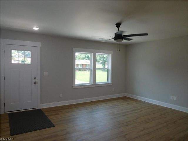 531 Old Hollow Road, Winston-salem, NC 27105