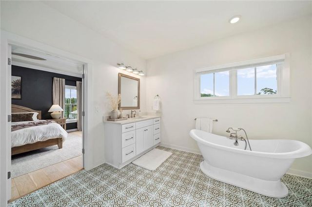 2022 Village Walk, Milton, GA 30004