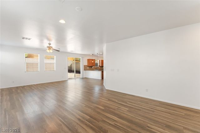 6908 Double Vista Way, Las Vegas, NV 89142