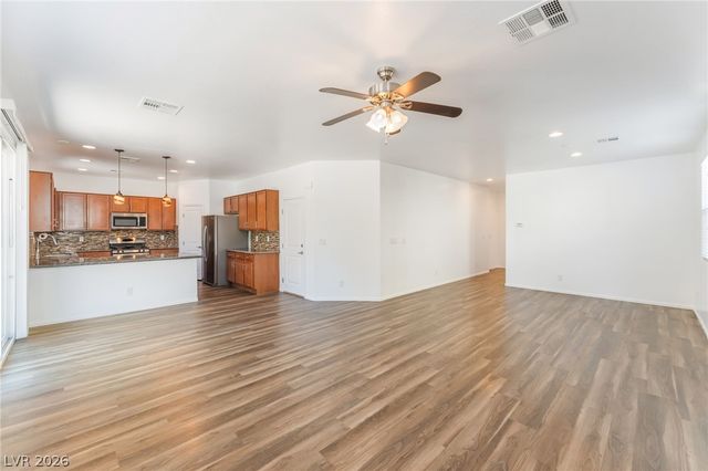 6908 Double Vista Way, Las Vegas, NV 89142