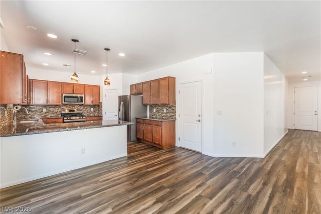 6908 Double Vista Way, Las Vegas, NV 89142