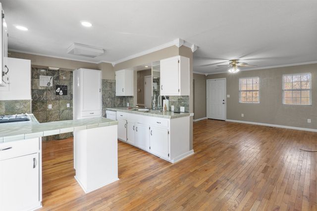 102 Capri Drive, Melbourne, AR 72556