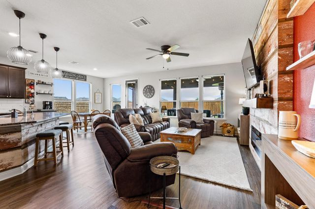 2601 Wesley Avenue, Aubrey, TX 76227