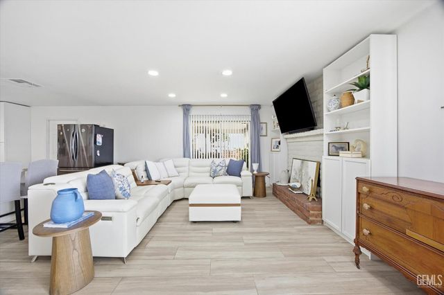 12420 Paddock Place, Bakersfield, CA 93312