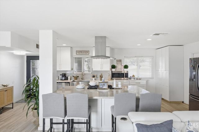 12420 Paddock Place, Bakersfield, CA 93312