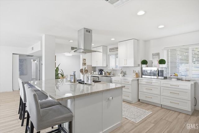 12420 Paddock Place, Bakersfield, CA 93312