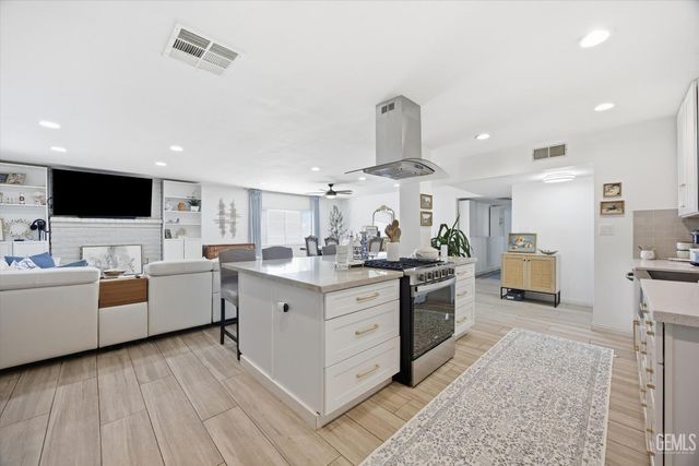 12420 Paddock Place, Bakersfield, CA 93312