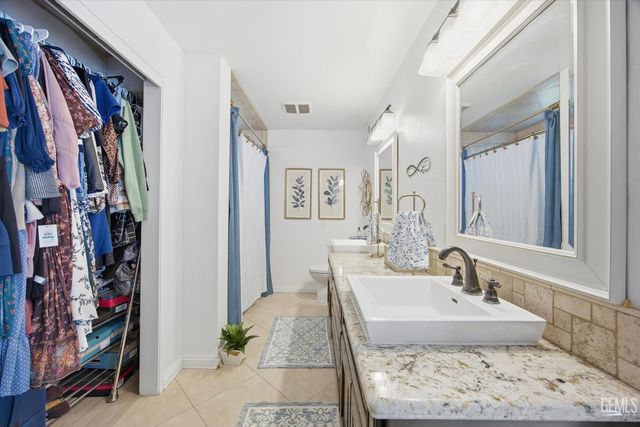 12420 Paddock Place, Bakersfield, CA 93312