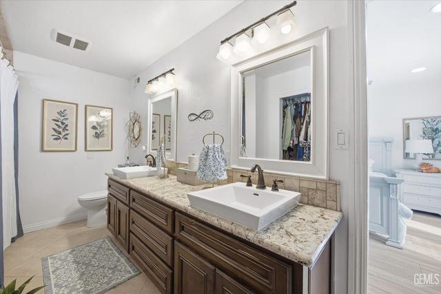 12420 Paddock Place, Bakersfield, CA 93312