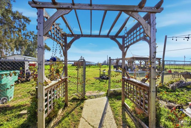 12420 Paddock Place, Bakersfield, CA 93312