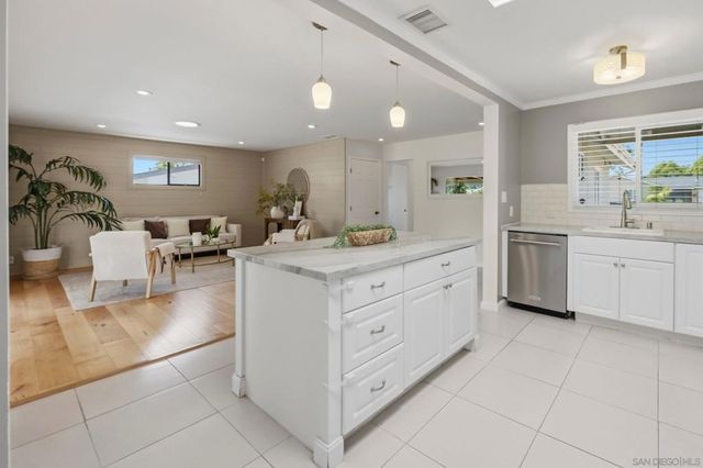 3265 Geddes Dr, San Diego, CA 92117