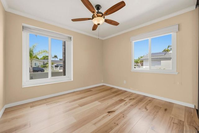 3265 Geddes Dr, San Diego, CA 92117