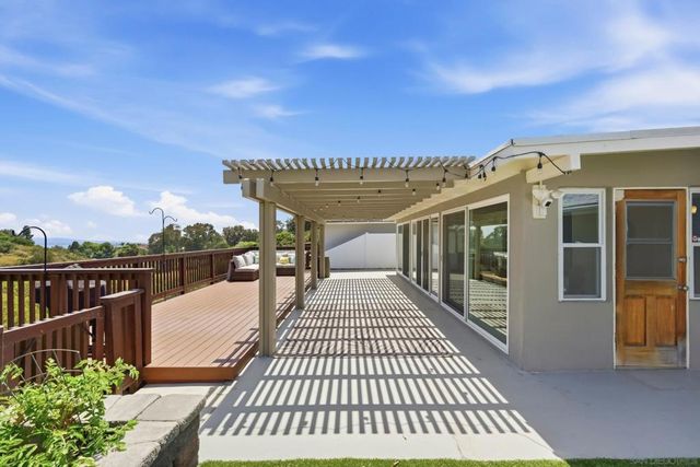 3265 Geddes Dr, San Diego, CA 92117