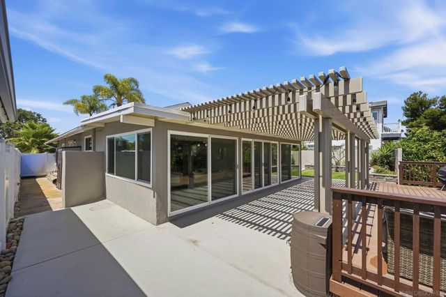 3265 Geddes Dr, San Diego, CA 92117