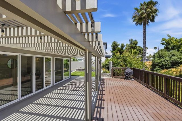 3265 Geddes Dr, San Diego, CA 92117