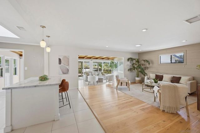 3265 Geddes Dr, San Diego, CA 92117