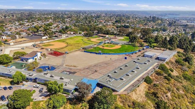 3265 Geddes Dr, San Diego, CA 92117