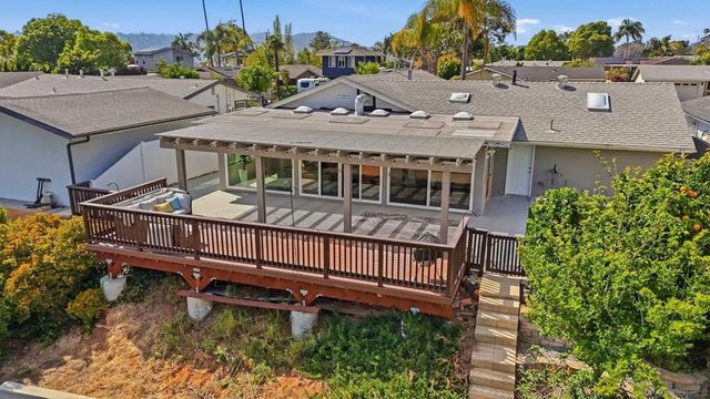 3265 Geddes Dr, San Diego, CA 92117