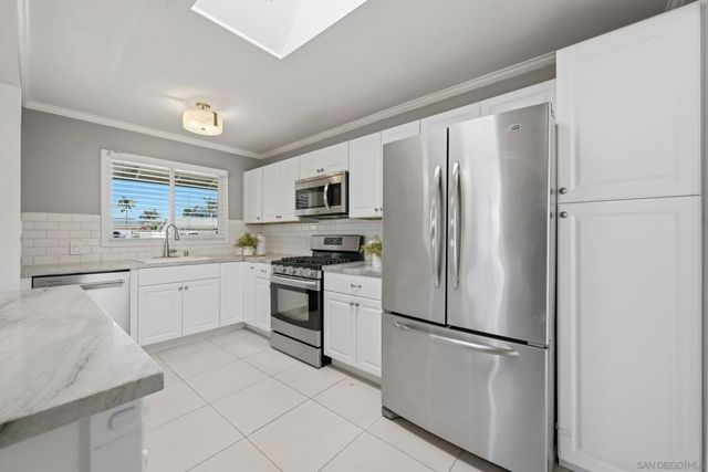 3265 Geddes Dr, San Diego, CA 92117