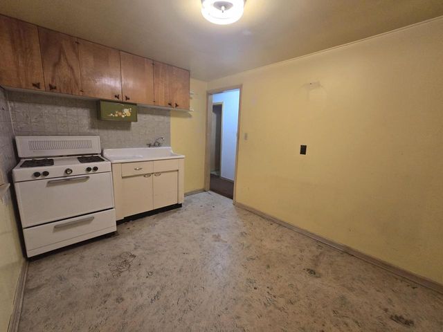 7749 W Rogers STREET, West Allis, WI 53219