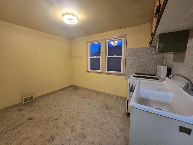 7749 W Rogers STREET, West Allis, WI 53219