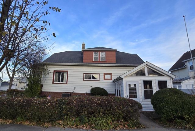 7749 W Rogers STREET, West Allis, WI 53219