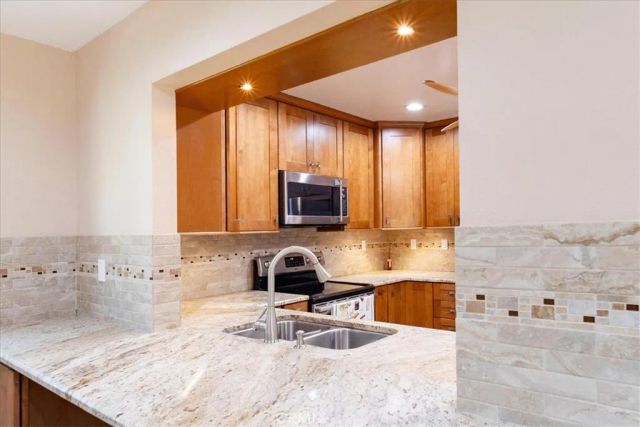 12727 Benavente, San Diego, CA 92129