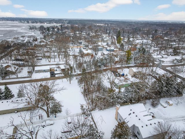 35563 N Hillside Avenue, Round Lake Beach, IL 60073