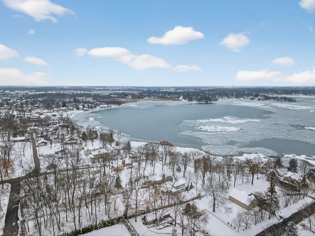 35563 N Hillside Avenue, Round Lake Beach, IL 60073